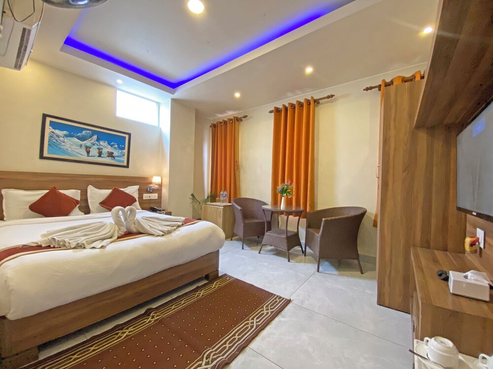 Deluxe Double Room, City View