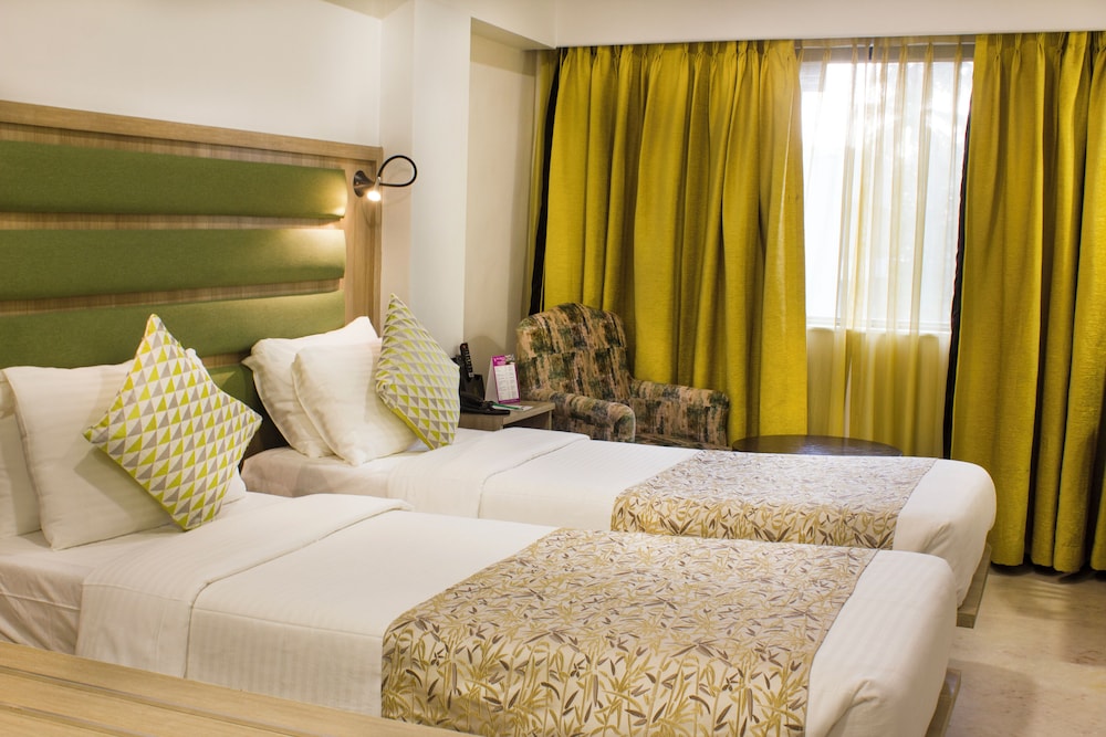 Deluxe Room - Photo 5