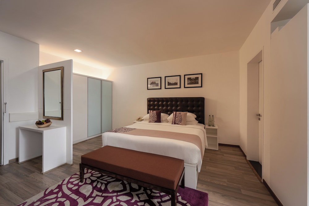 Suite, Balcony (Studio) photo