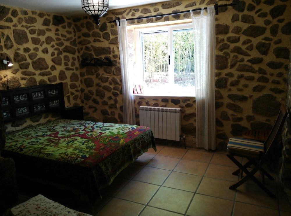 Apartamento Familiar con Vista al Jardín