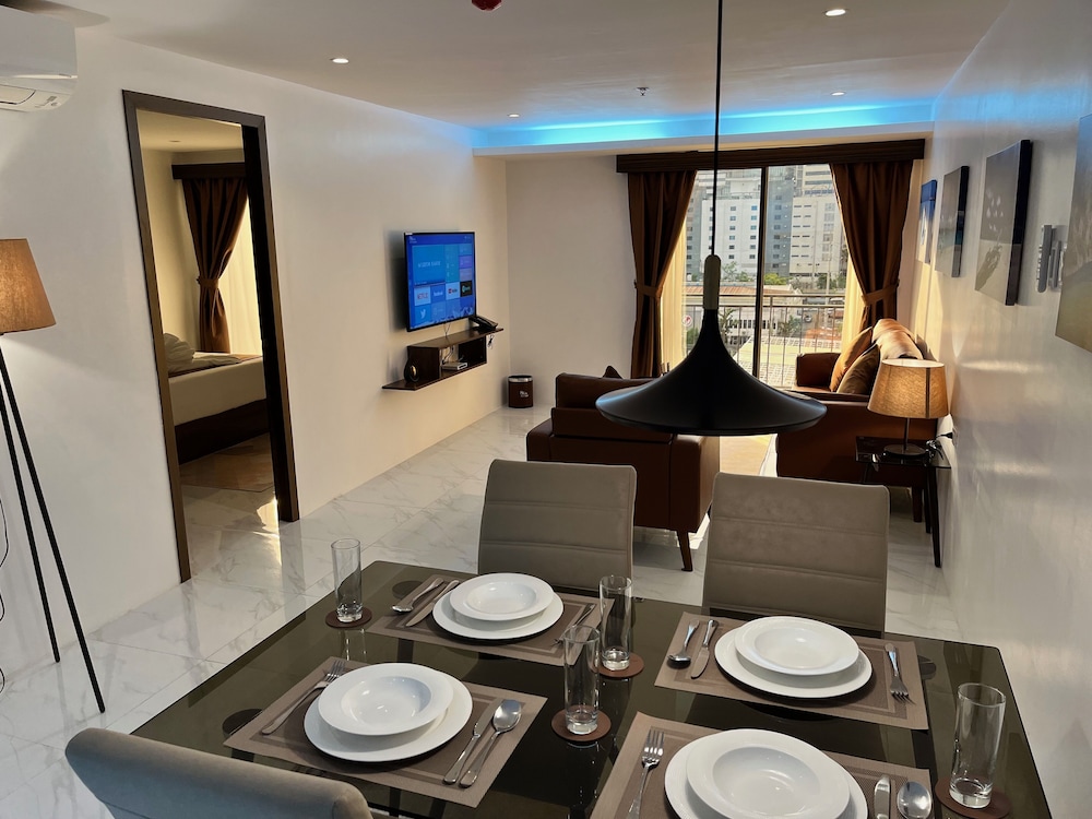 Premier One Bedroom - Photo 6