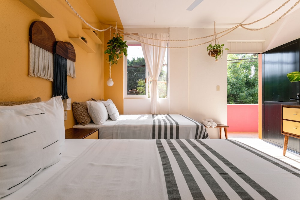 Basic Twin Room, 2 Double Beds