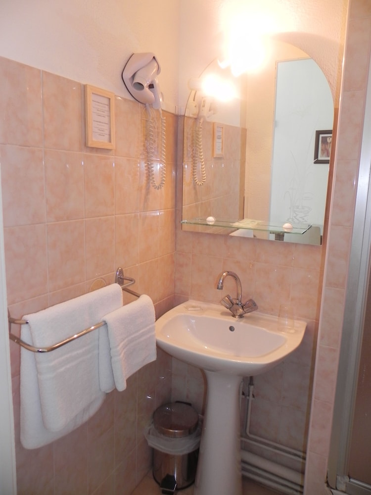 Standard Room photo 3