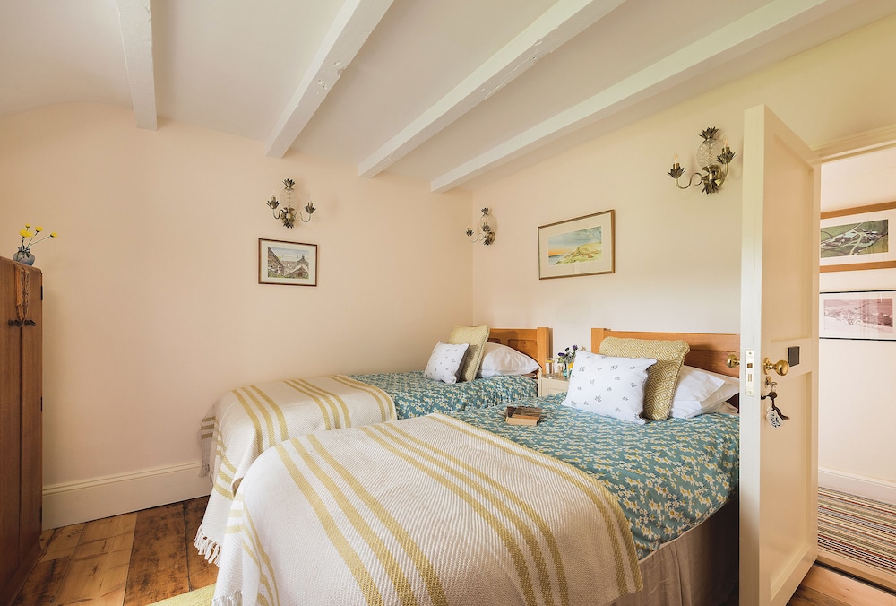 Double Or Twin Room (Little Cam) photo 1