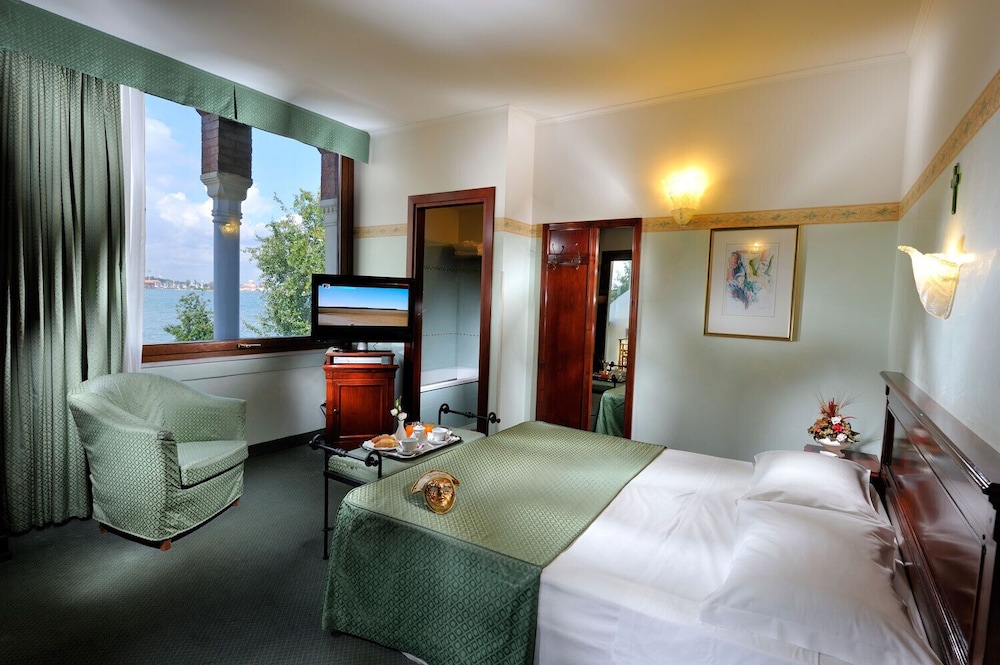 Double Room, Balcony, Lagoon View