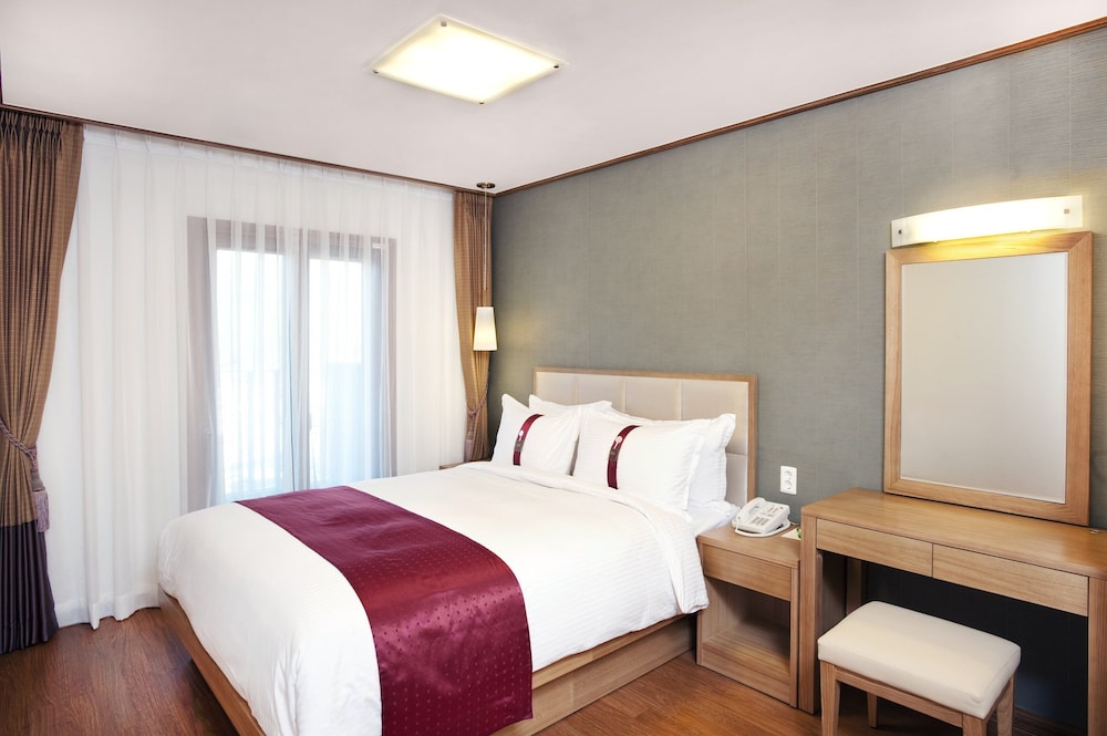 Suite, 1 Bedroom (Pet Friendly) - Photo 4