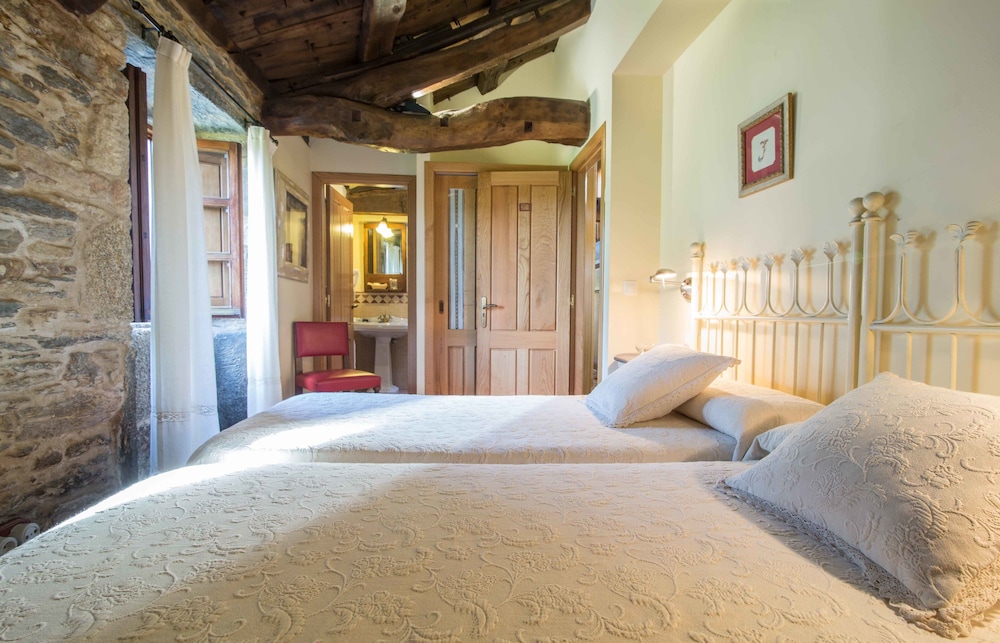 Double or Twin Room photo 2