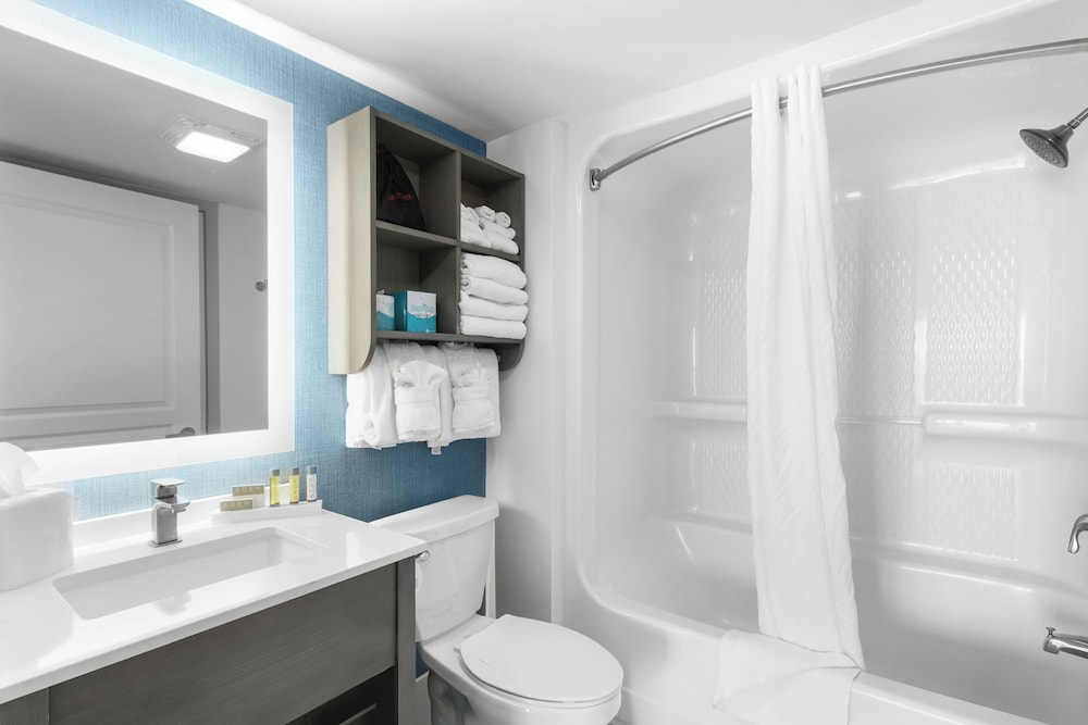 Mariner Oceanfront Deluxe Two Bedroom Condo - Photo 21