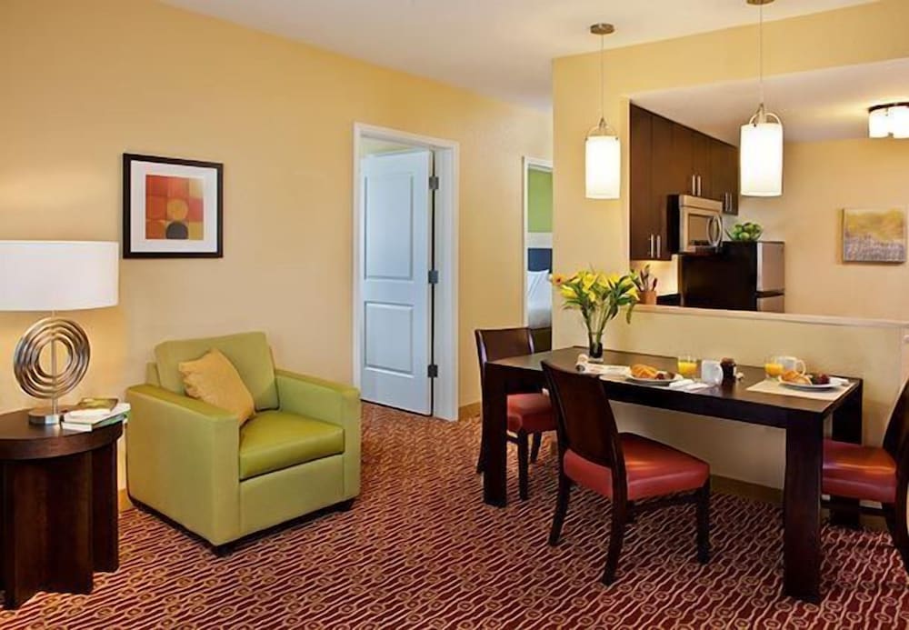 Suite, 1 Bedroom (Mobility Accessible, Tub) photo 2