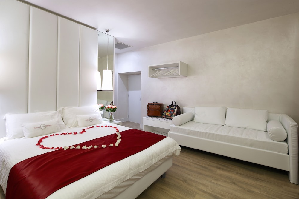 Deluxe Double Room photo 3