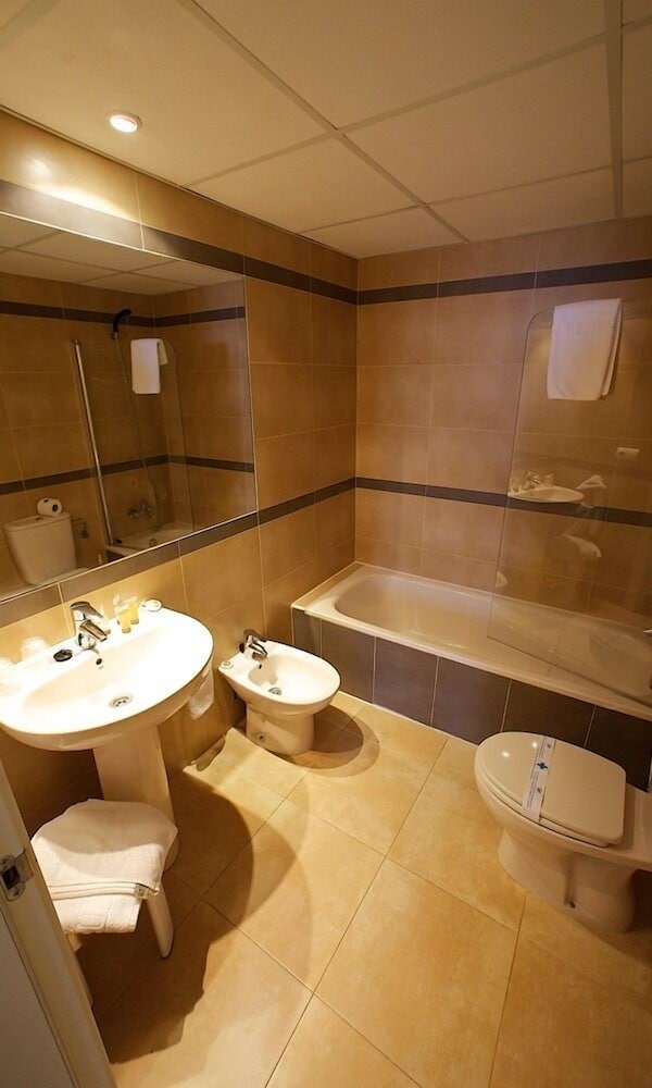One Bedroom Apartment For 2 Adults And 2 Children photo 2