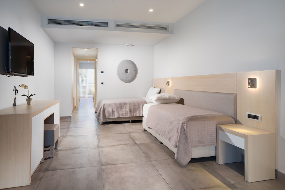 Junior Suite, Partial Sea View