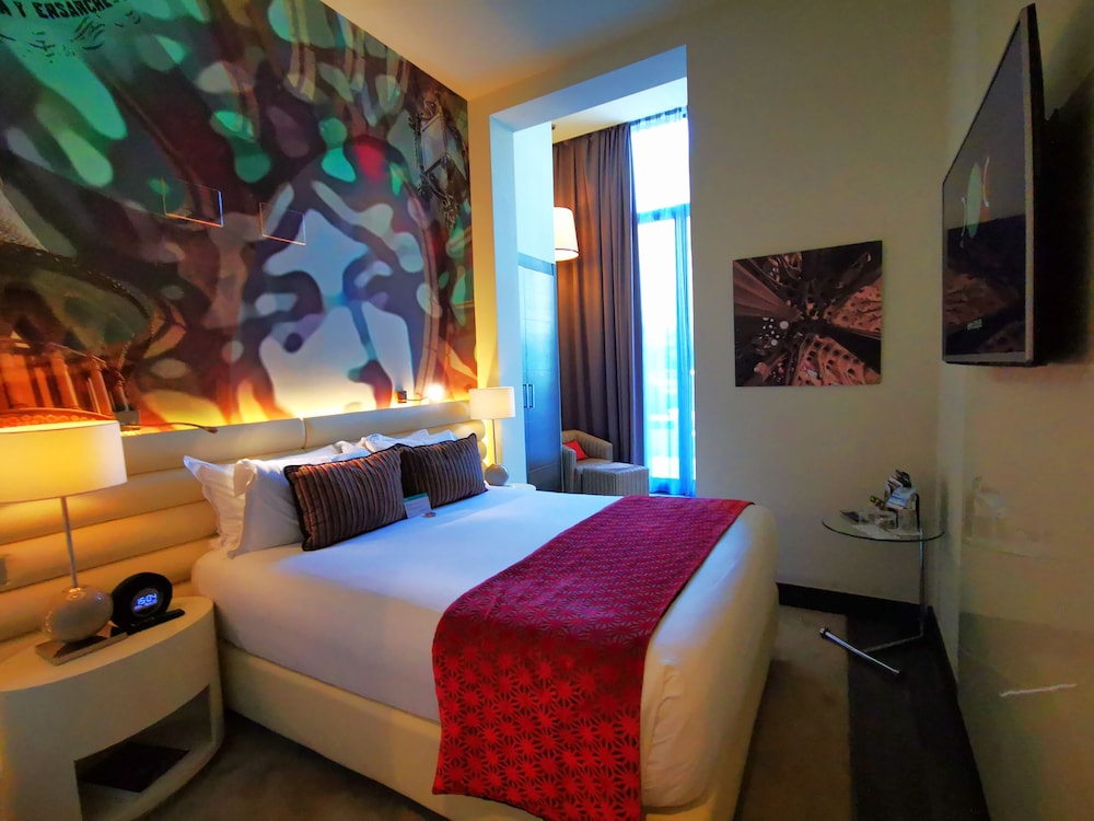 Suite, 1 Double Bed, Terrace, Pool View photo 3