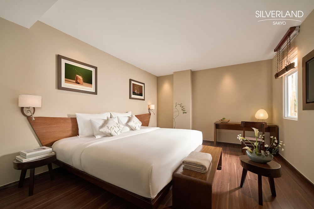 Symphony Deluxe Double or Twin (Corridor View) photo 3
