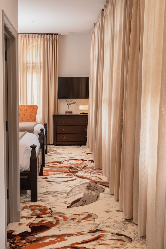 Classic Room, 2 Queen Beds - Photo 1