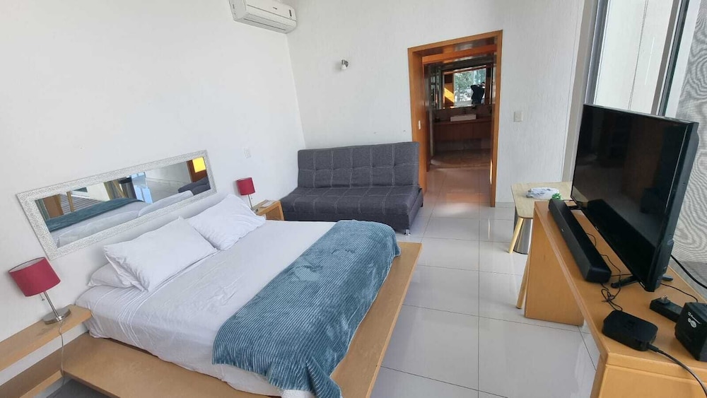 Deluxe Apartment photo 2