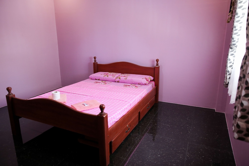 Pink House, Deluxe Couple Room photo 3