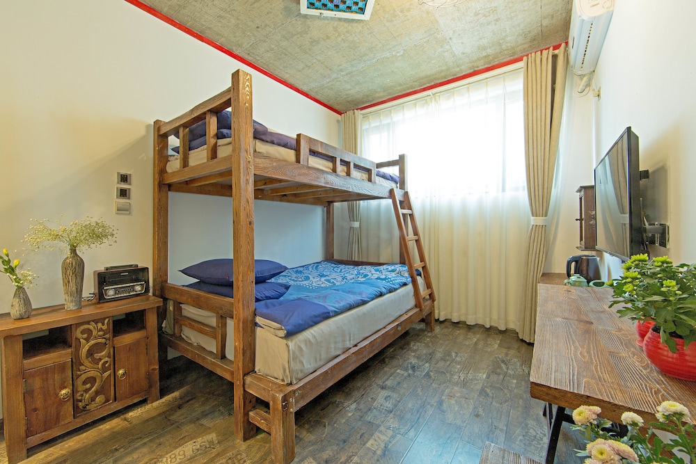 Holiday Room