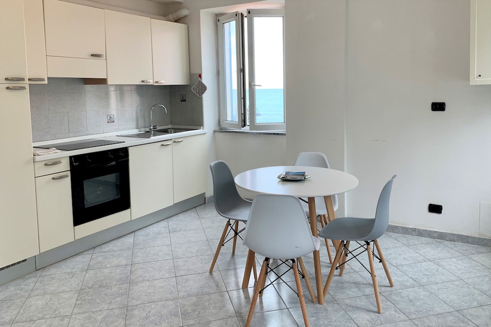 Basic Apartment, 1 Bedroom, Accessible, Ocean View (Piazza Colombo 7)
