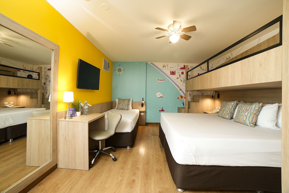 Family Quadruple Room photo 2