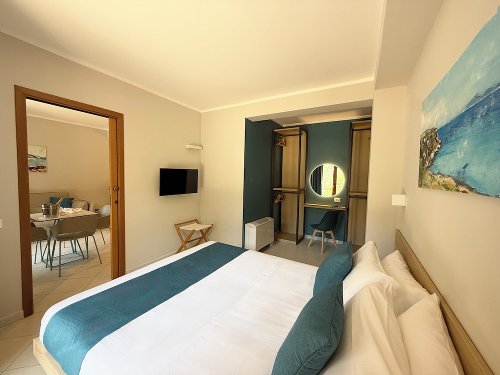Suite - Photo 2