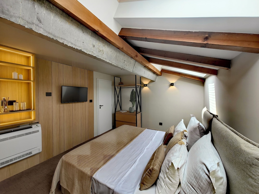 Comfort Room - Photo 1