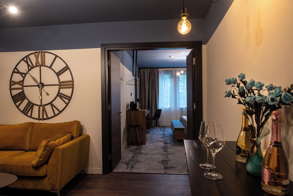 Premium Room - Photo 13