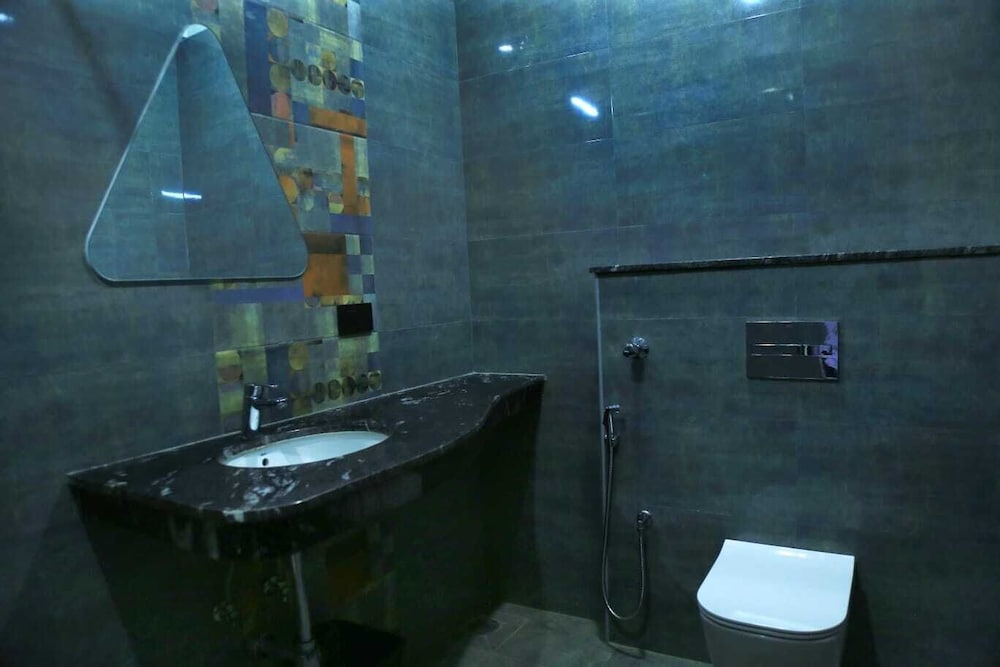 Deluxe Double Room, Balcony, Hill View