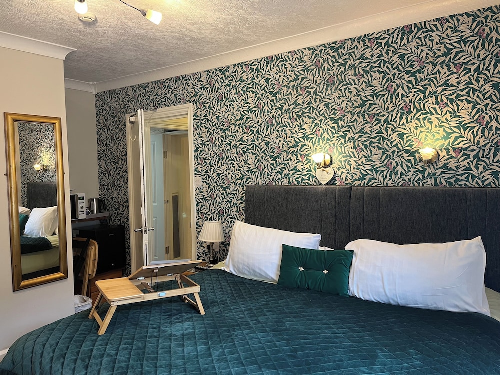 Standard Room, Multiple Beds - Photo 2