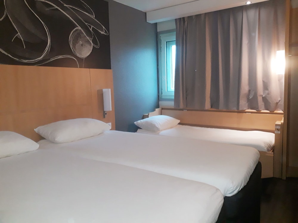 Room, 1 Double Bed - Photo 4
