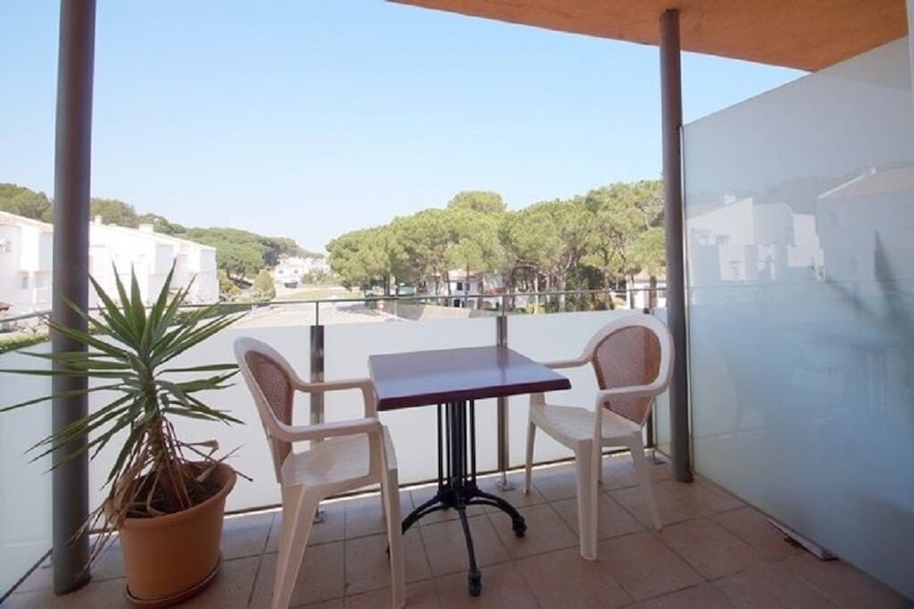 Deluxe Double or Twin Room, City View thumbnail 6