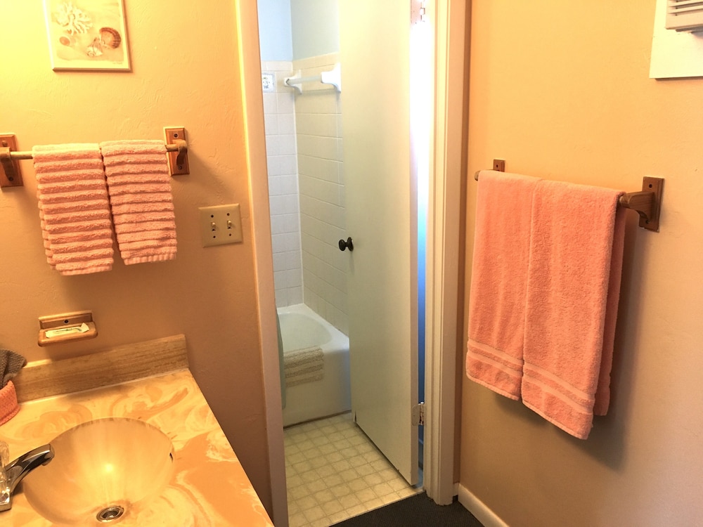 Cedar Inn, Bild 2