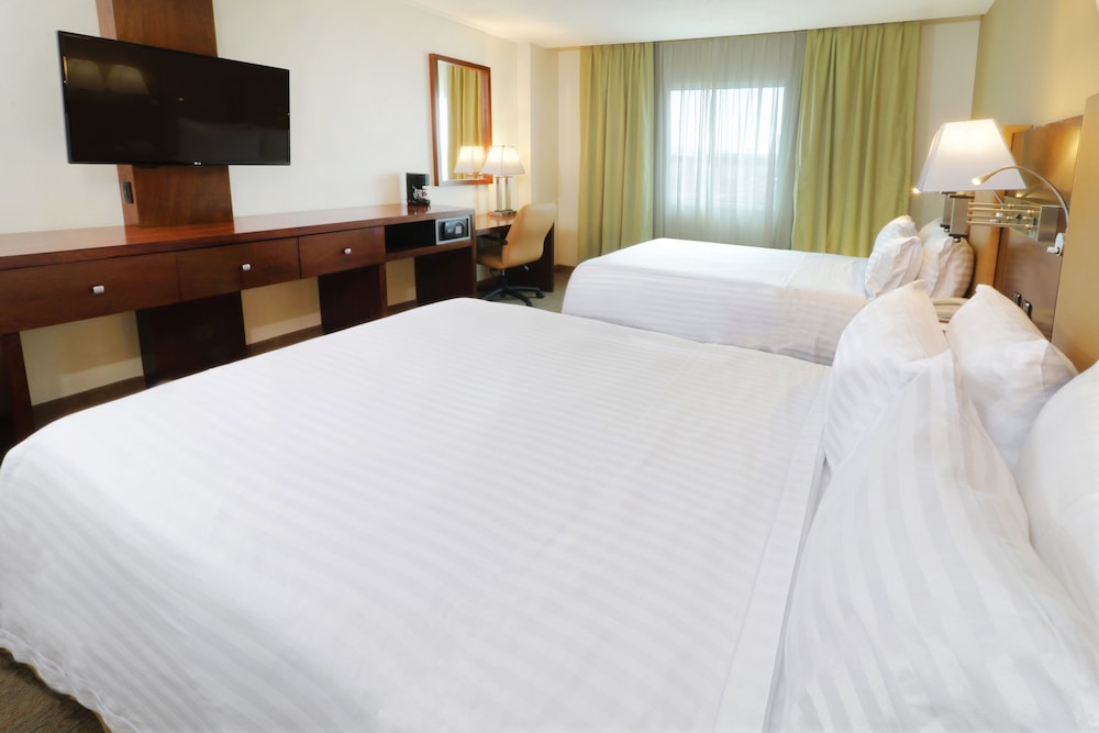 Standard Room, 2 Queen Beds photo 1