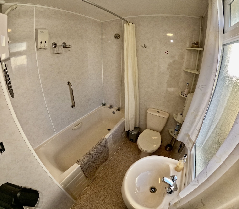 Double Room, Ensuite (Room 3) photo 2