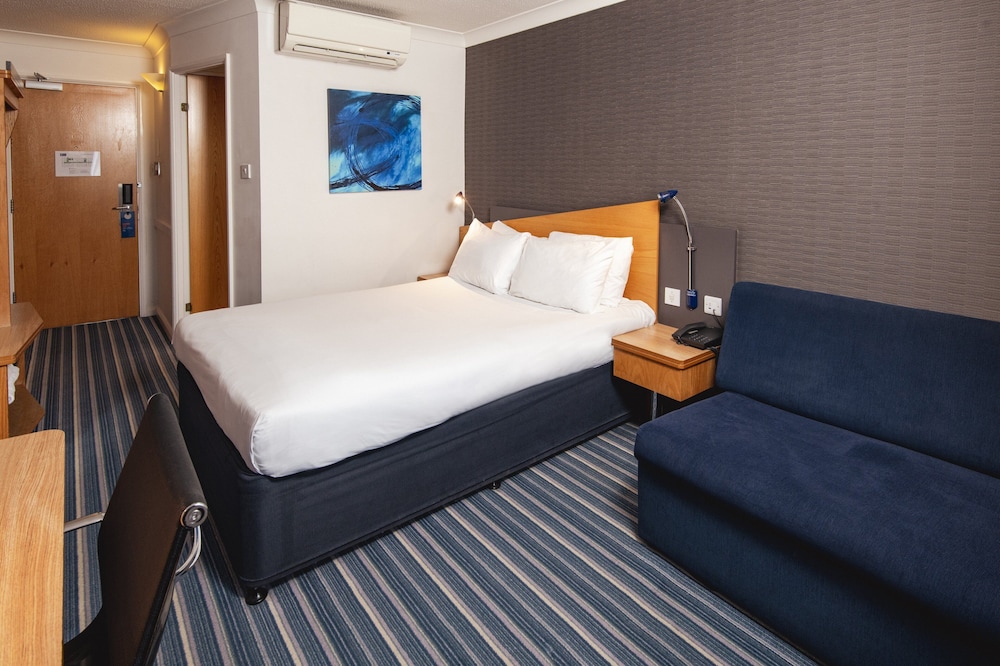 Standard Room, 1 Double Bed (with Free Hot Breakfast) - Photo 4