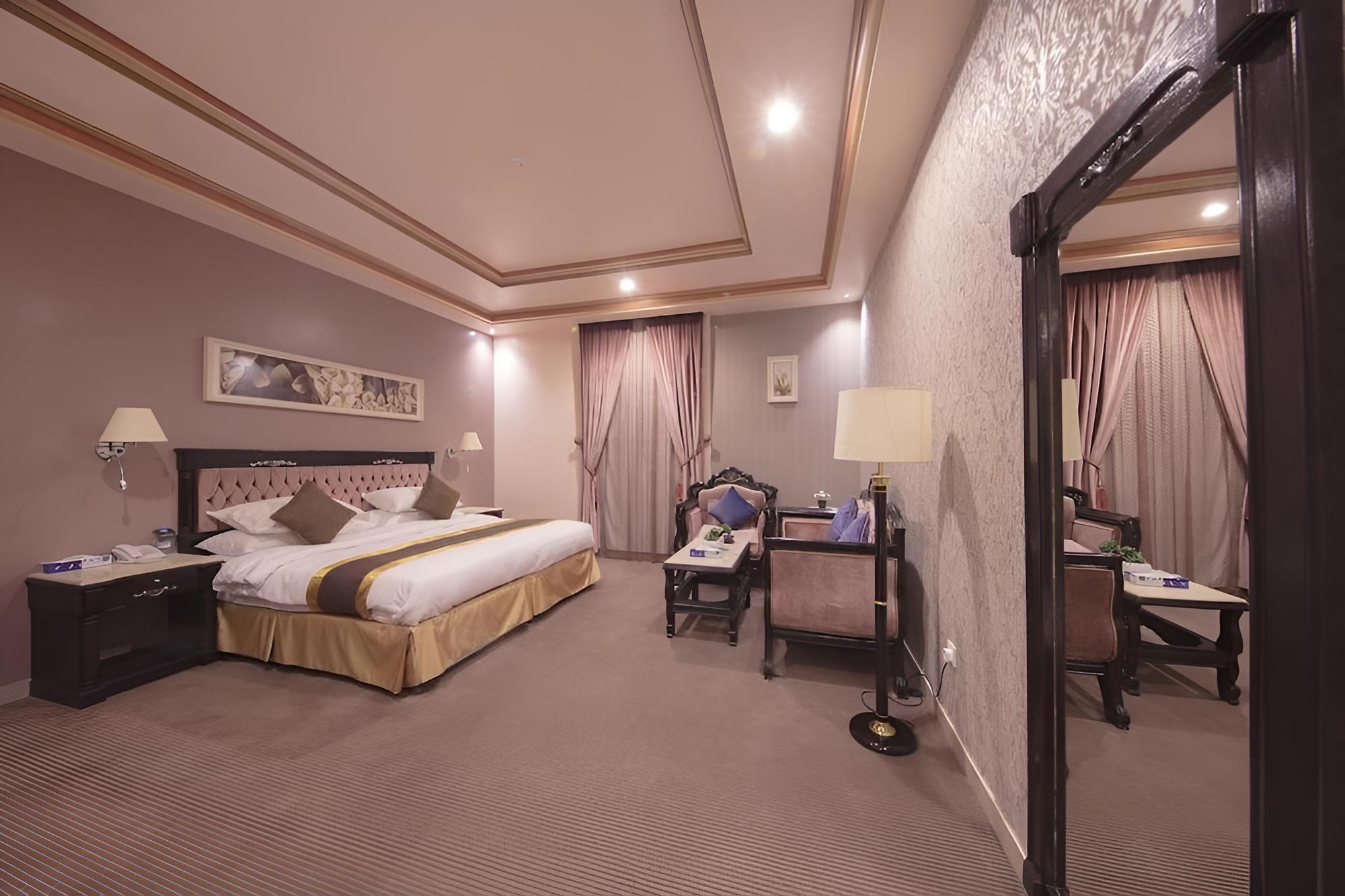 Royal Suite photo 1