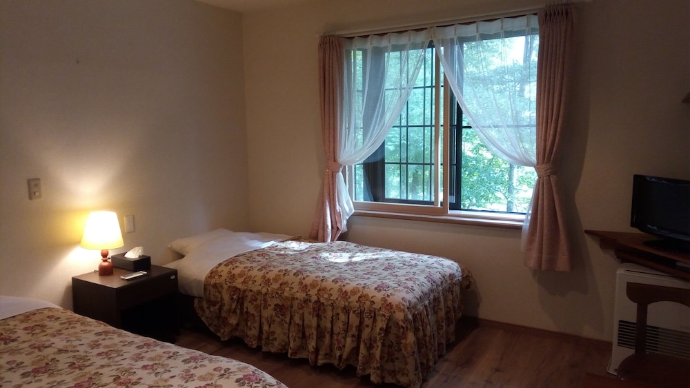 Basic Twin Room, 2 Twin Beds, Non Smoking, Garden View