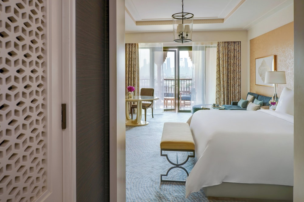 Premium Room, 1 King Bed (Dubai Skyline) - Photo 2