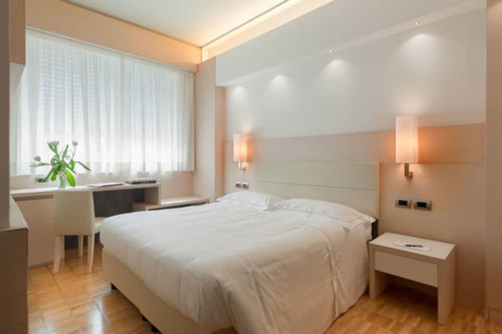Classic Double Room Single Use, 1 Large Twin Bed