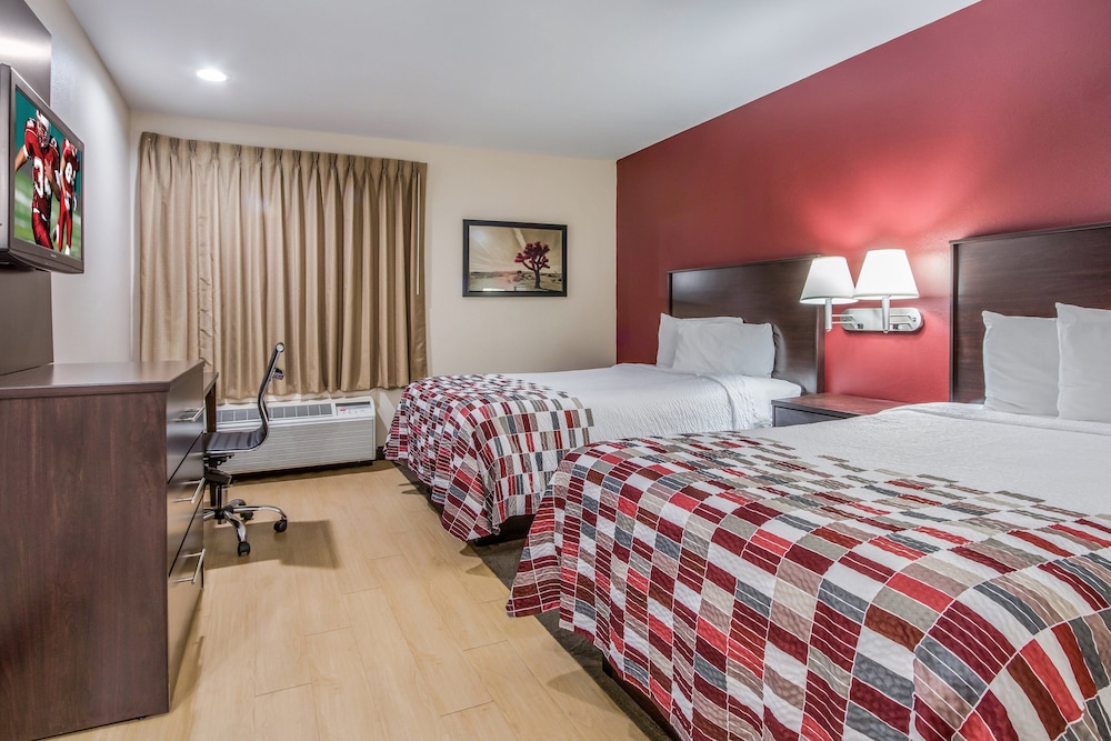 Standard Room, 2 Queen Beds (Smoke Free) photo 1