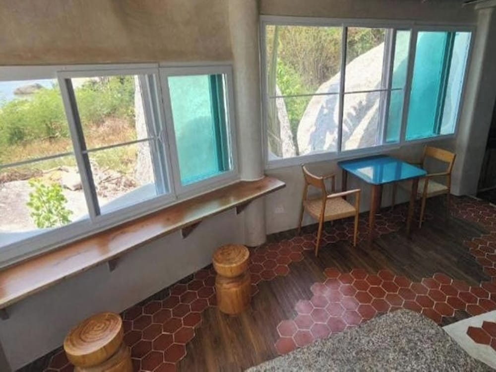 Deluxe Beachfront room with Kitchen - Photo 7