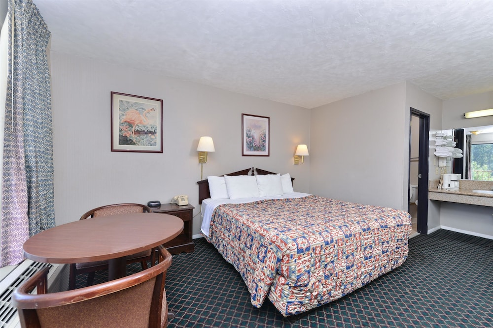 Room, 1 King Bed, Accessible, Non Smoking - Photo 4