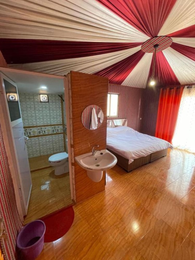 Luxury Room, 1 Bedroom, Private Bathroom, Mountain View photo 2