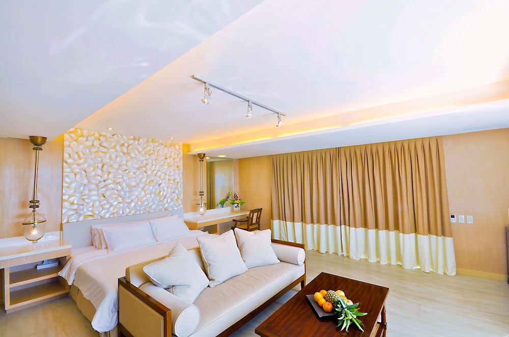 Seaside Suite - Photo 2