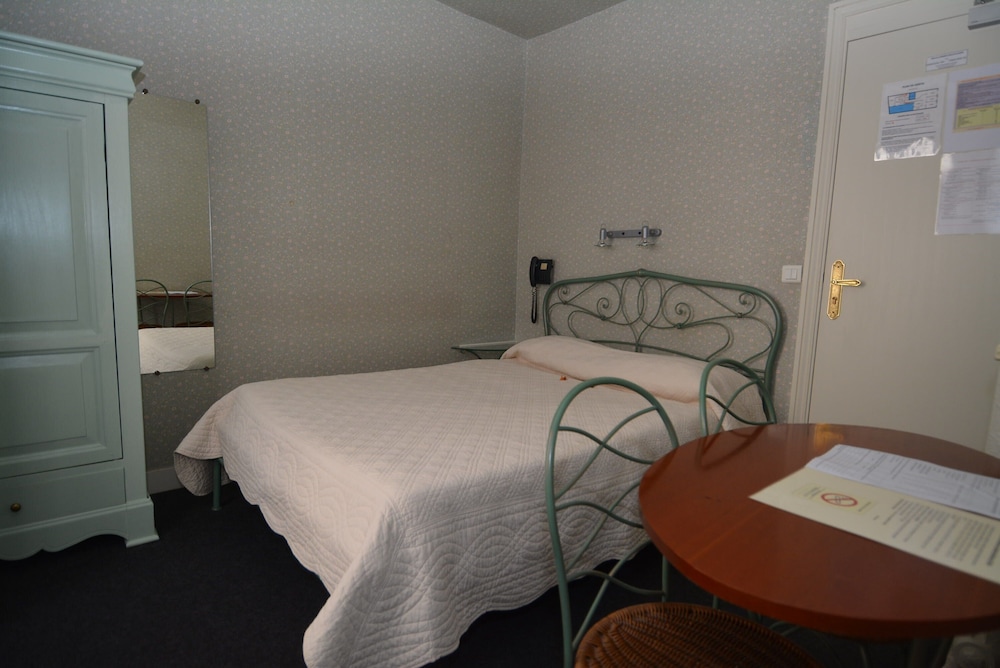Double Room with Private Shower and WC photo 3