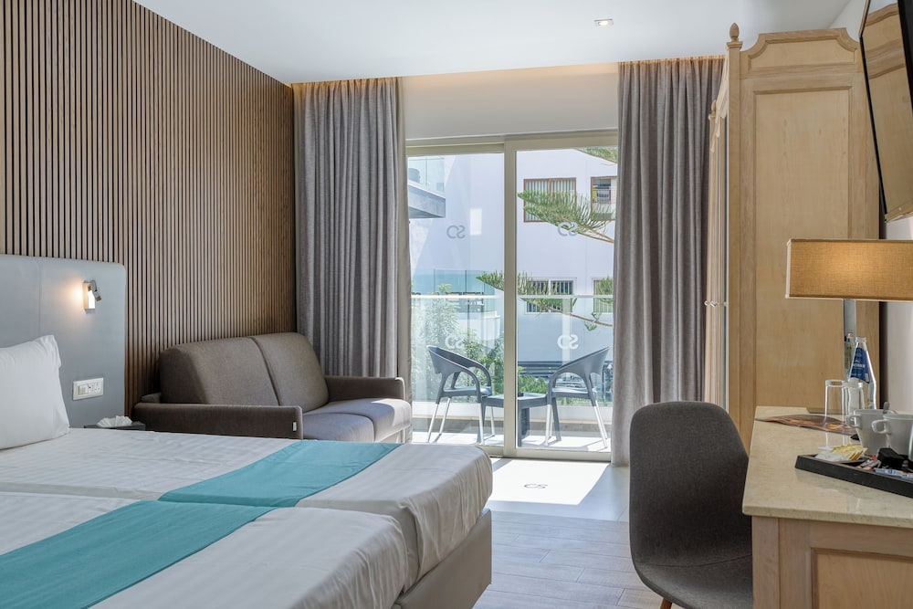 Superior Room - Photo 11