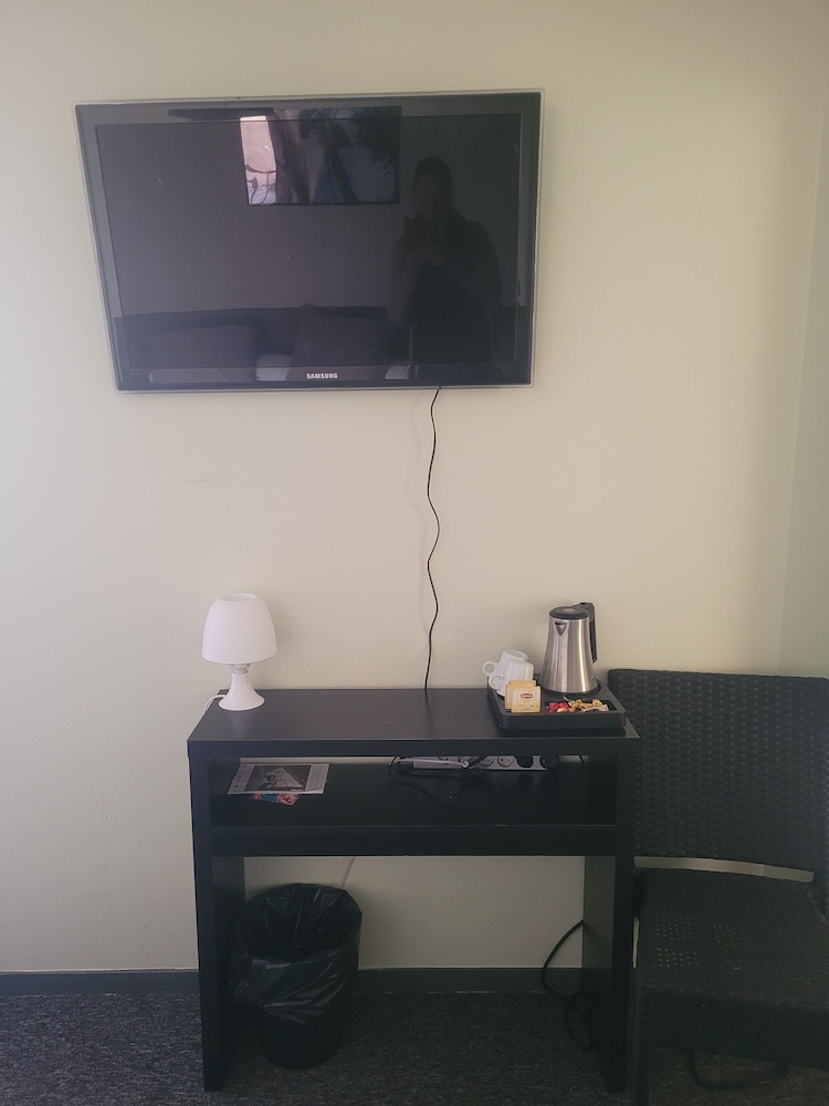 Standard Twin Room, Ensuite, Mountain View (Twin 2) photo 3