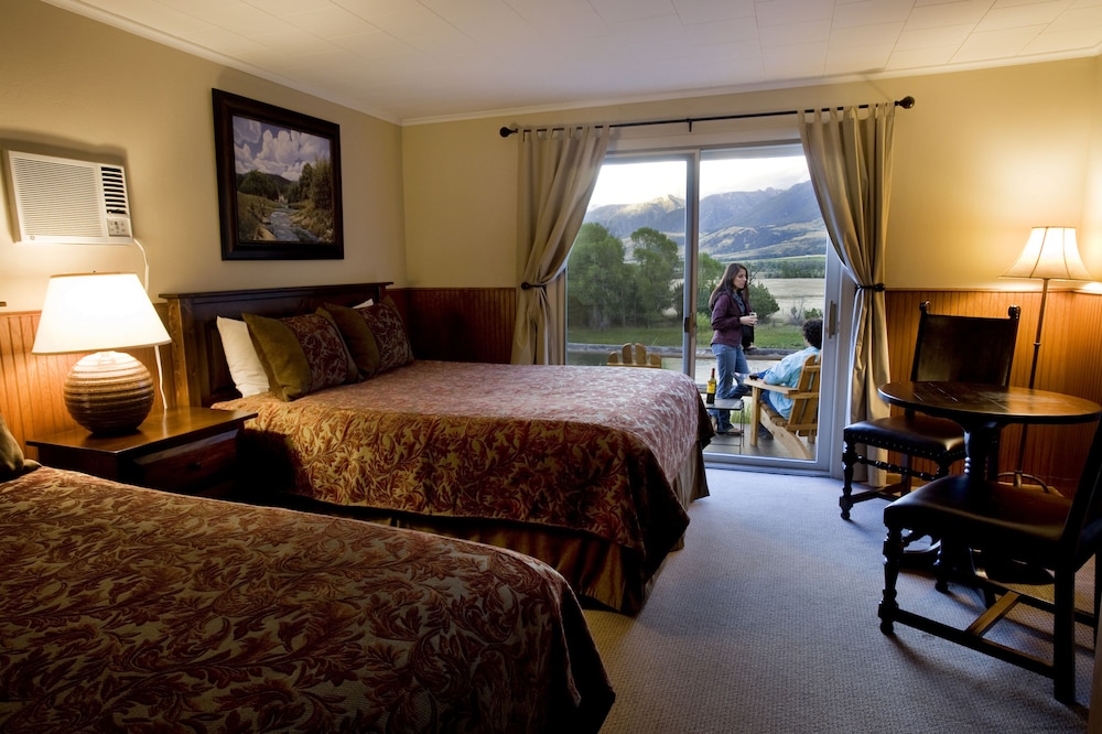 Standard Room, 2 Queen Beds, Non Smoking - Photo 1