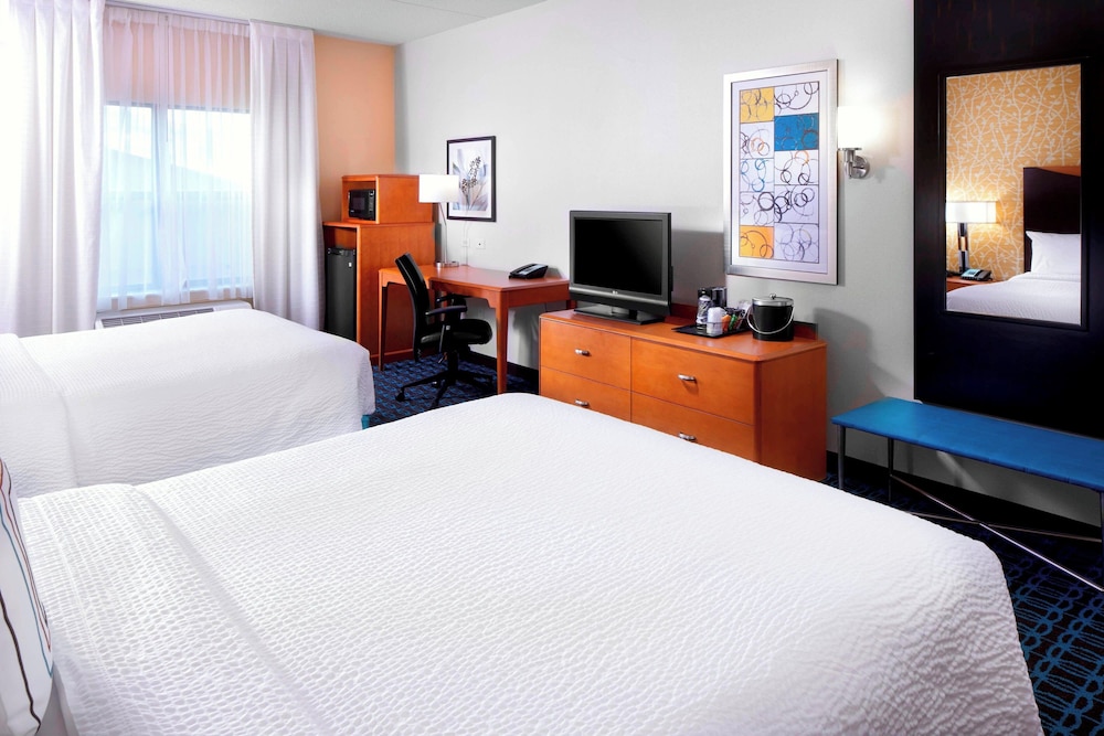 Room, 2 Queen Beds (Hearing Accessible) - Photo 2