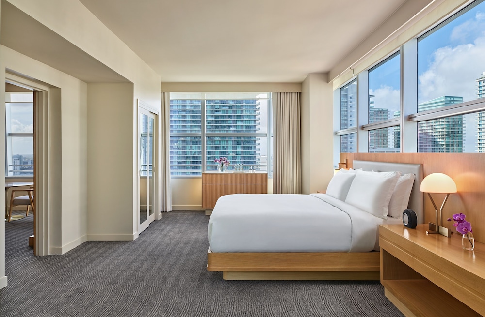 Suite, 1 King Bed with Sofa bed (Panoramic View)
